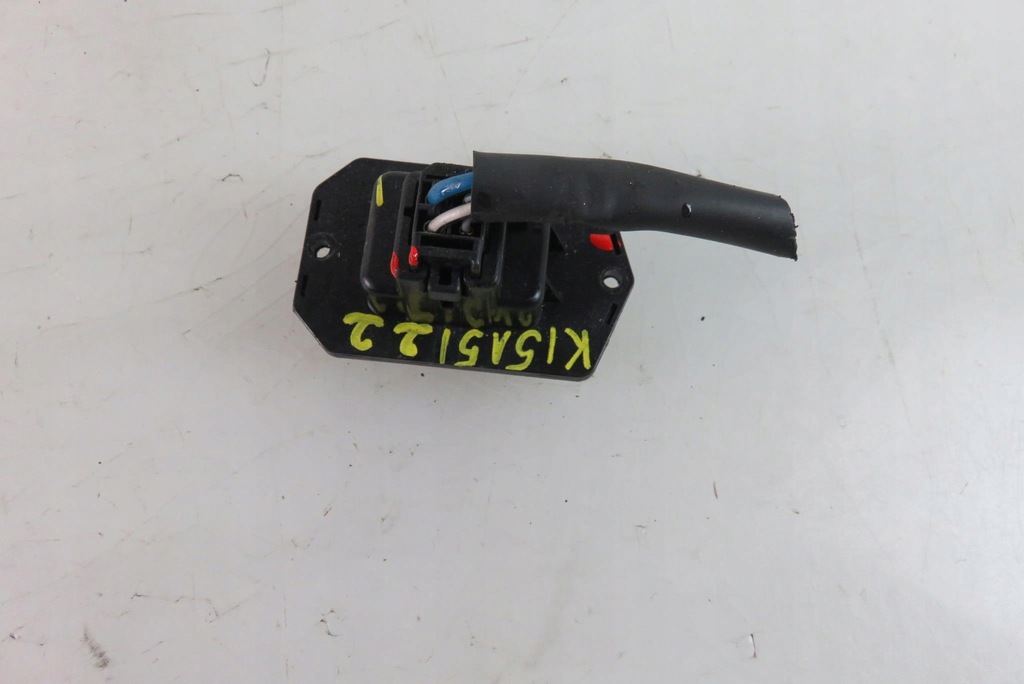 фото №1, Резистор вентилятор toyota previa 077800060