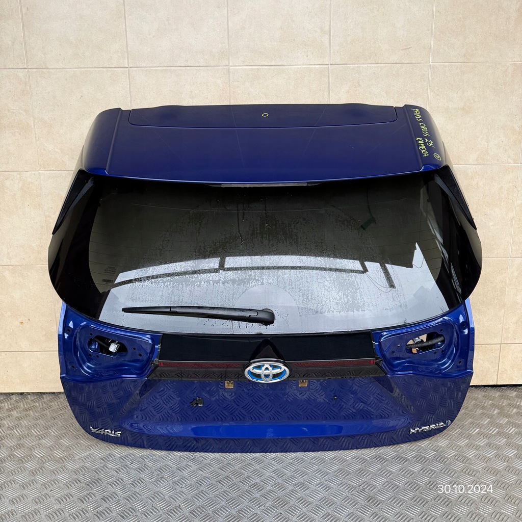фото №1, Крышка багажника задняя комплектная toyota yaris cross hybrid 2023 rok камера