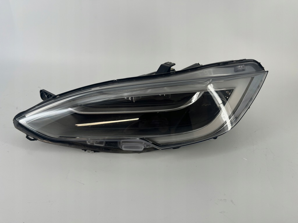 Tesla s рестайлинг  full led фара левая правый с Разборки