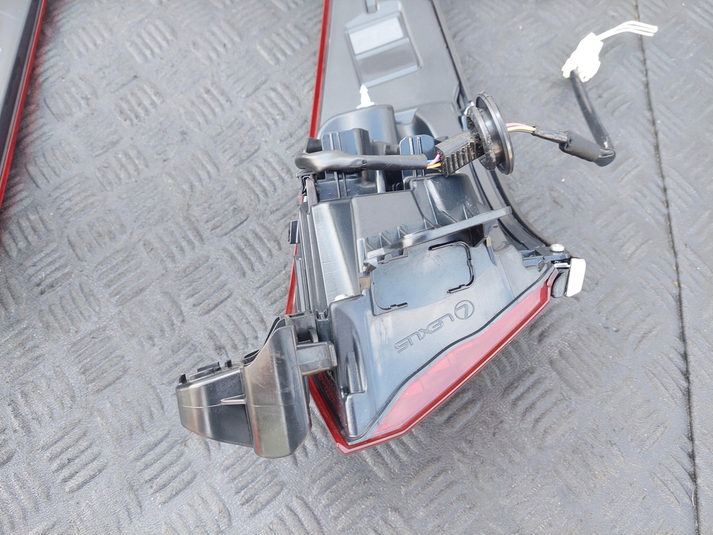 фото №12, Лампа задняя левый задняя левая led europa lexus es vii 7 300 h