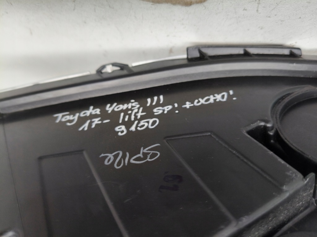 фото №11, Лампа левая фара toyota yaris iii 17- lift