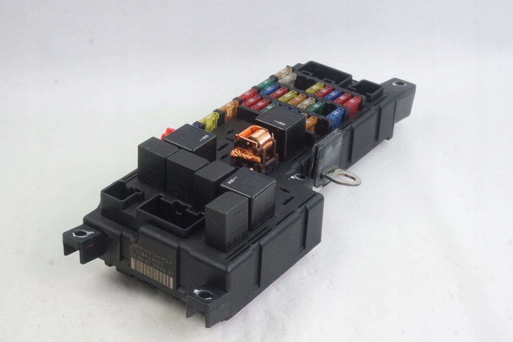 фото №1, Коробка запобіжників volvo 8678449