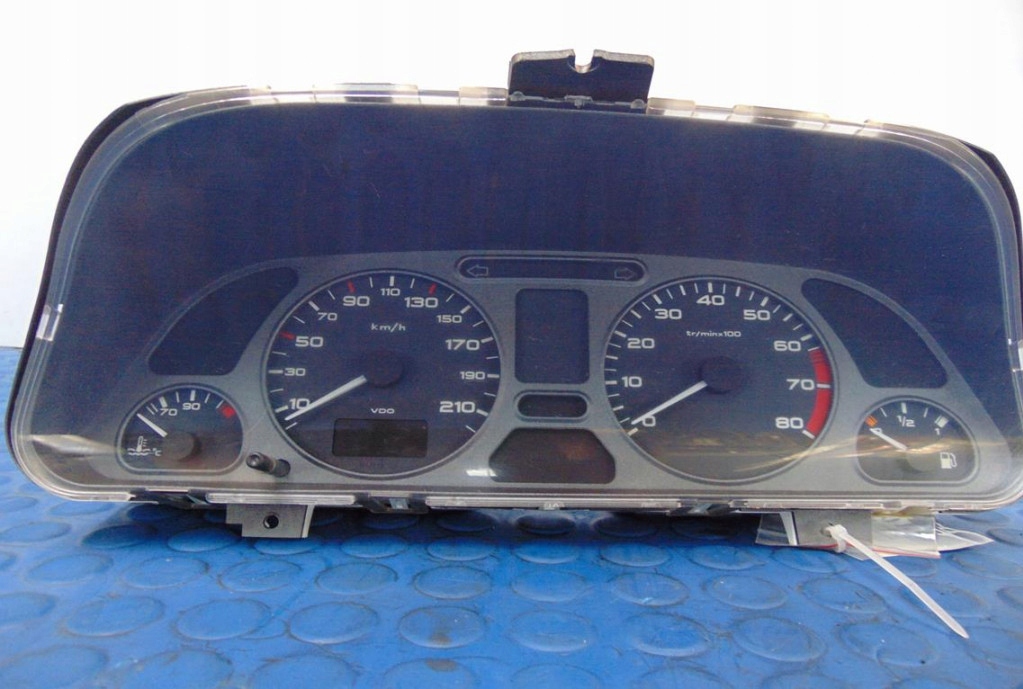 фото №1, Peugeot 306 1.4 8v счетчик 9636737880