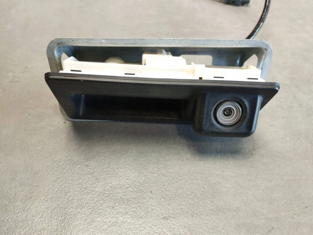 фото №1, Audi a6 c7 4g камера ручка задня 8v0827566