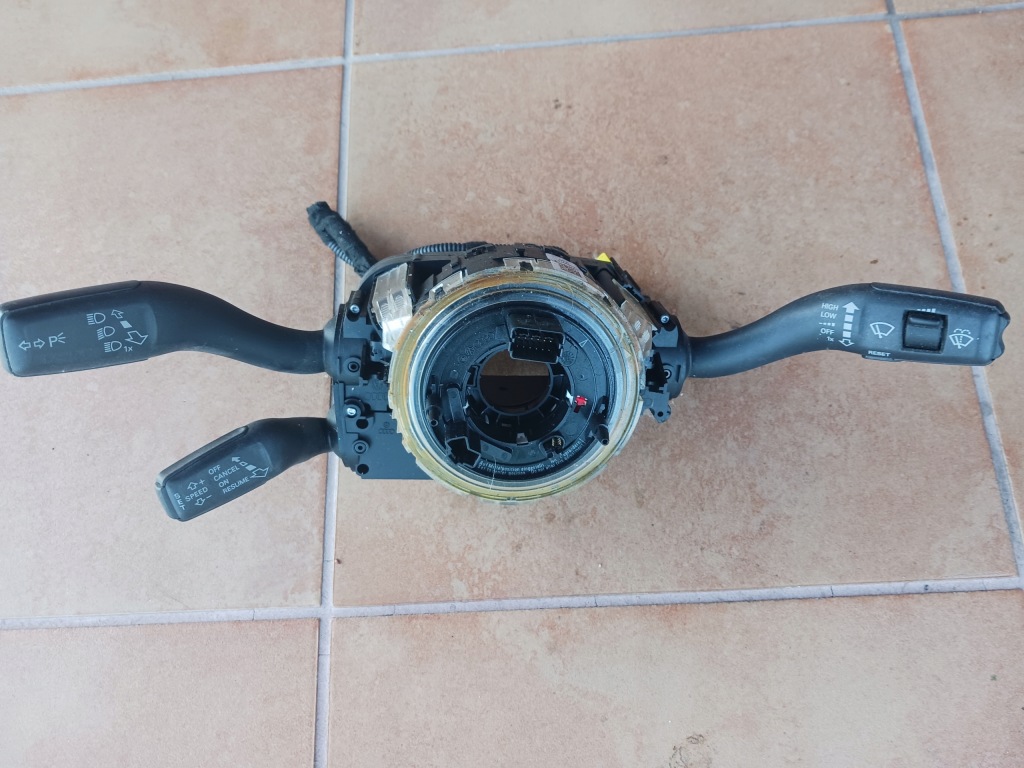 фото №1, Перемикач стрічка audi a6 c6 4f0953549d