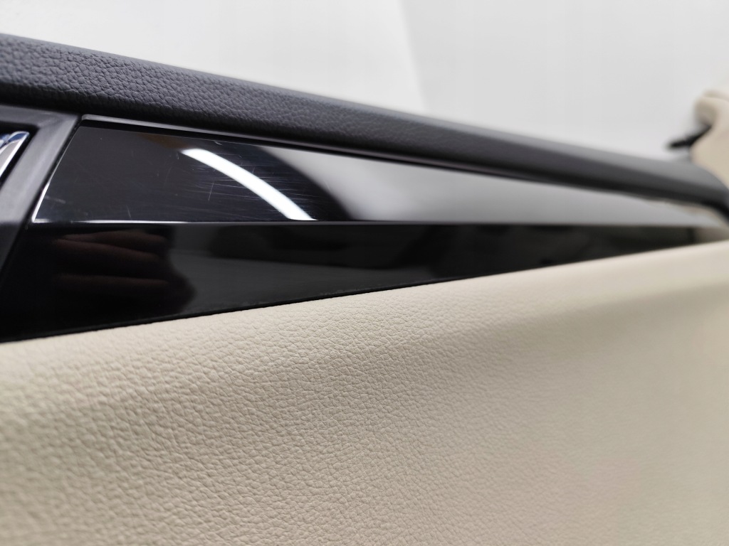 фото №13, Skoda superb iii kombi laurin&klement сидіння заднє сидіння тунель обшивки комплект