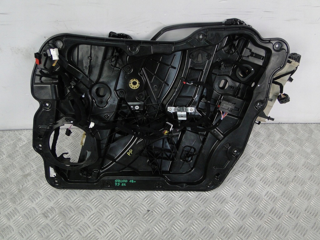 фото №12, Механизм подъёма окон alfa romeo stelvio