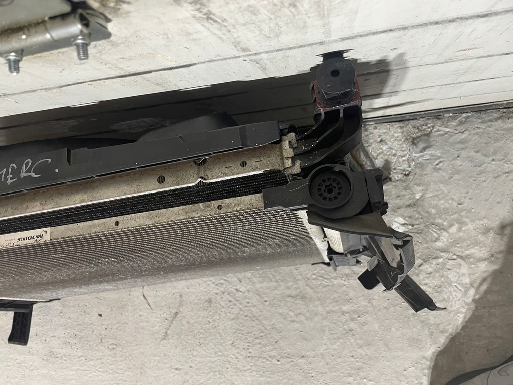 фото №7, Mercedes w176 w 176 1.6 cgi бензин комплект радиатор радиатор