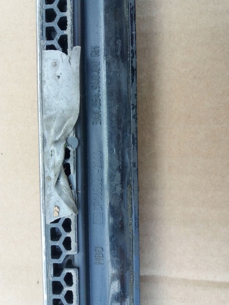 фото №2, Молдинг дверь правый перед vw passat b7 3aa