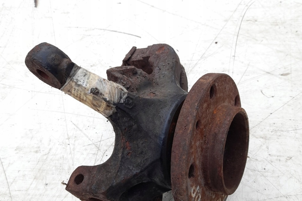 фото №1, Поворотний кулак передня права renault master ii фургон fd 8200807882 2002