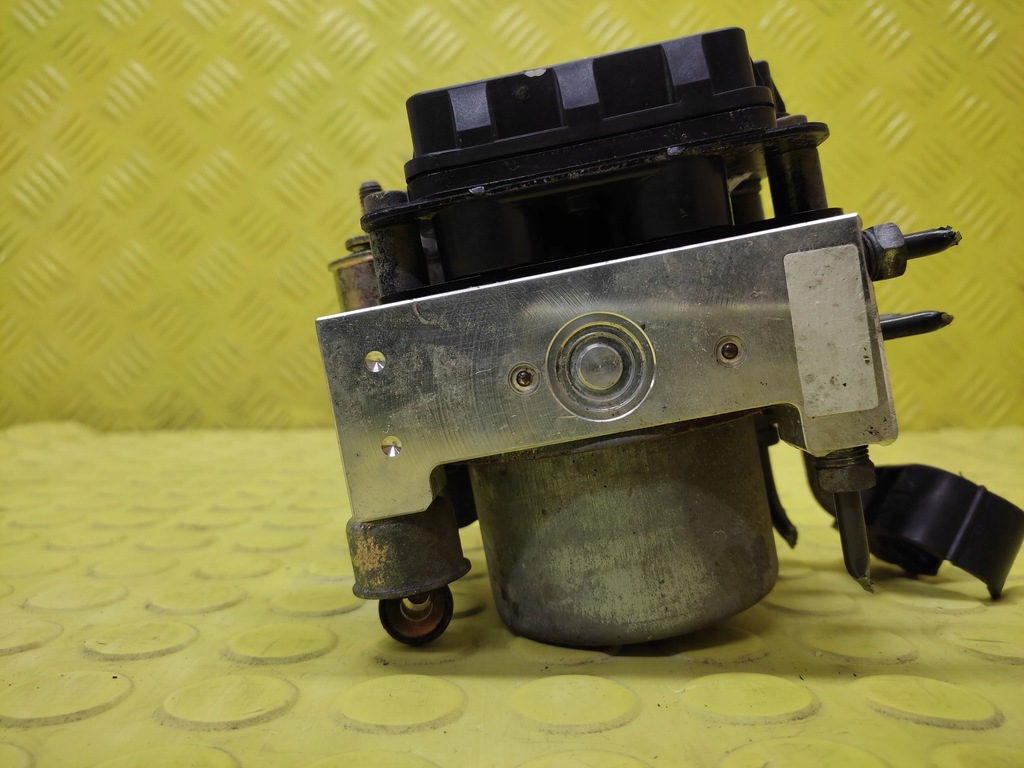 фото №5, Toyota yaris verso 1.6 насос abs 8954152110