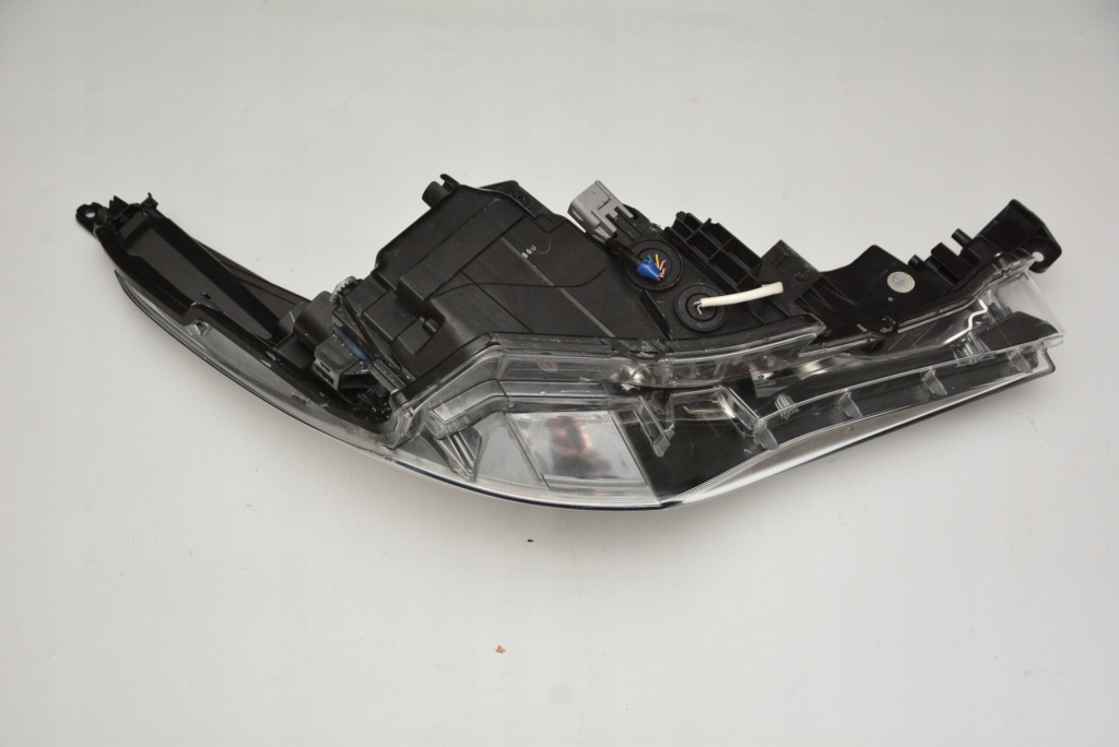 Фара full led левая сторона toyota avensis t29 15-2018r с Разборки