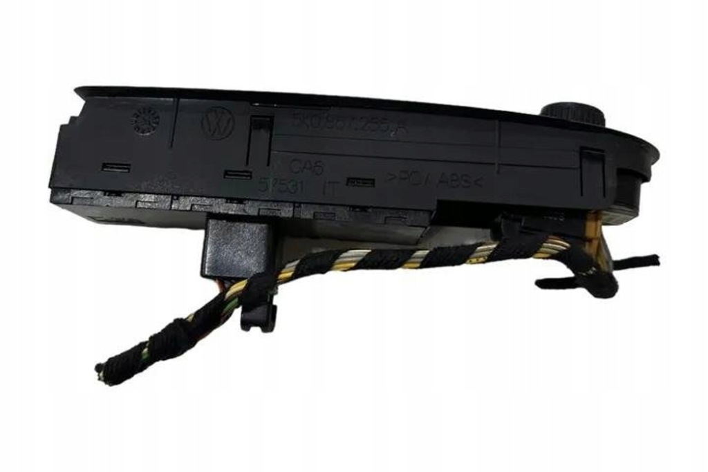 фото №8, Молдинг декоративна обшивка передніх правих двері vw golf vi cabrio 517