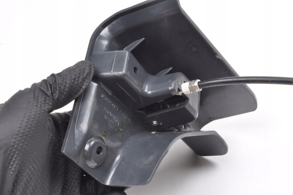 Ferrari california 4.3 трос шланг 82853100/01 Недорого