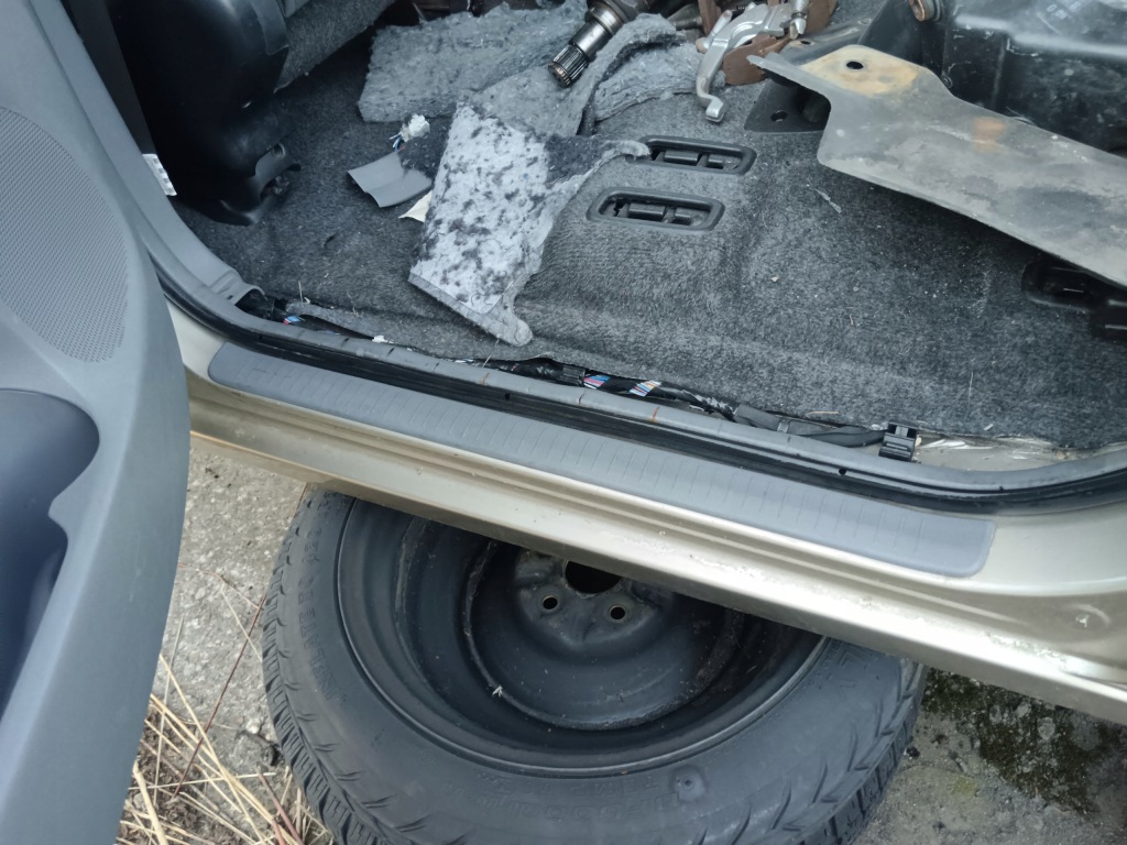 фото №15, Toyota avensis verso прокладка двері кузовна отвір ліва права перед задня