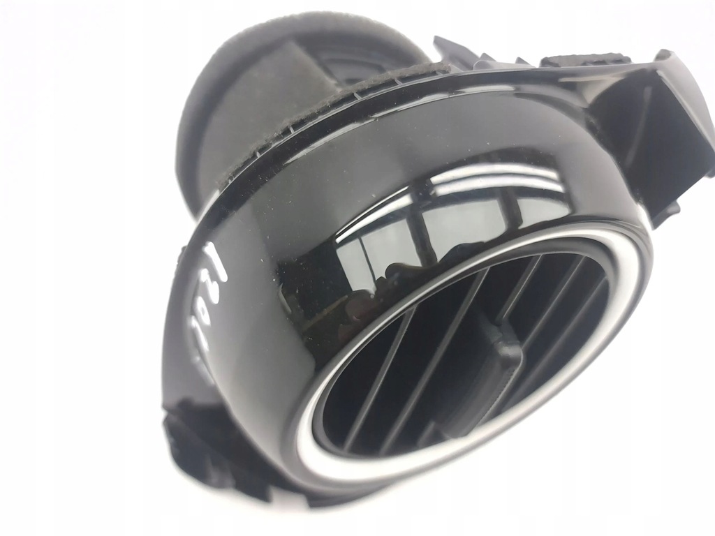 фото №8, Hyundai kona i 2019 левая сторона боковая решётка обдув панели приборной панели