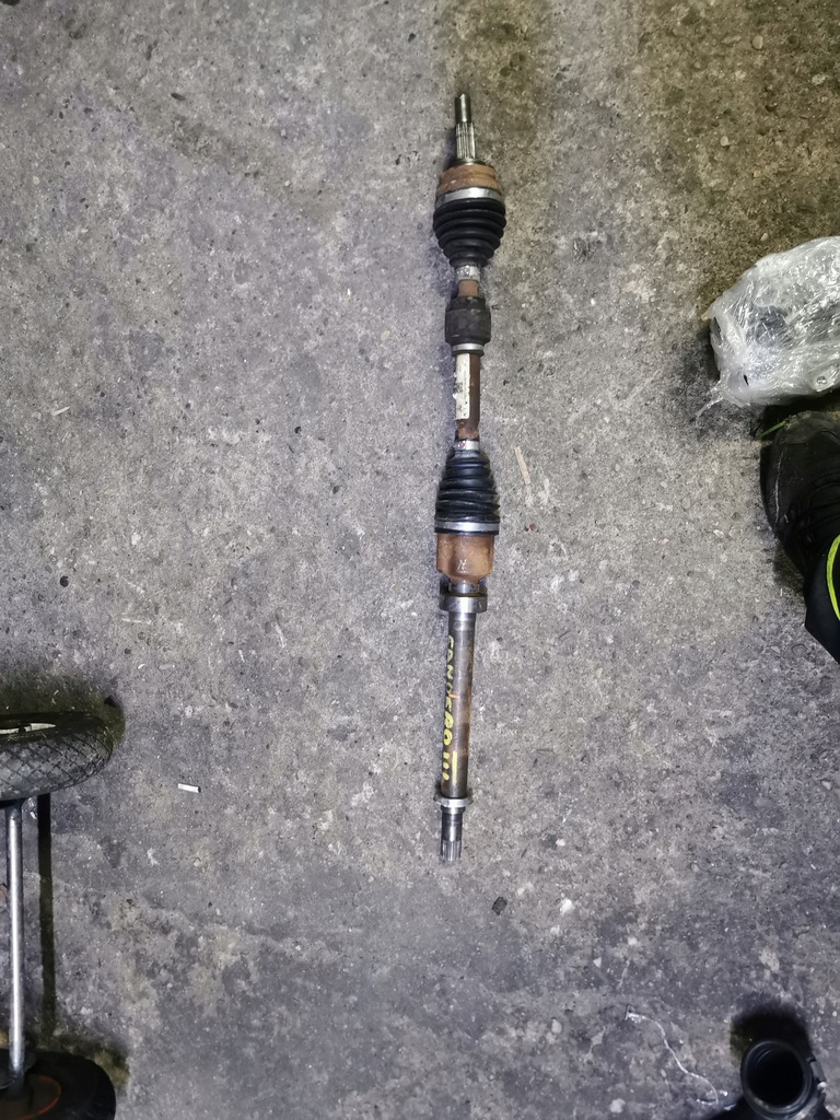 фото №1, Sandero stepway iii привідний вал перед права 391003037r