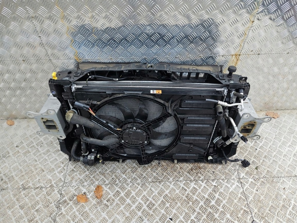 Ремінь передній підсилювач перед радіатор focus mk iv mk4 1,5 tdci комплектний в Україні