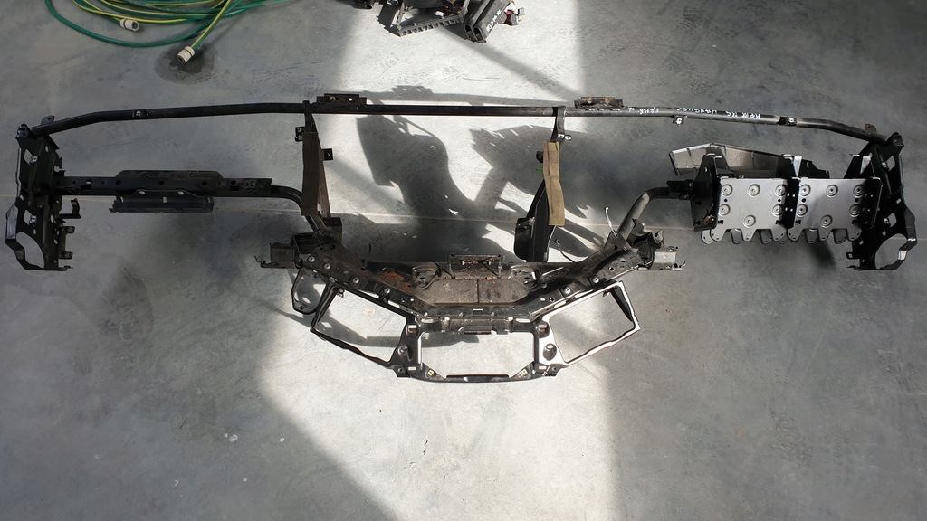 фото №1, Actros mp3 mp2 каркас консоли панели приборной панели