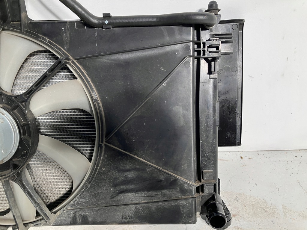 фото №10, Yaris iv 1.0 радіатор wody кондиціонера вентилятори комплект