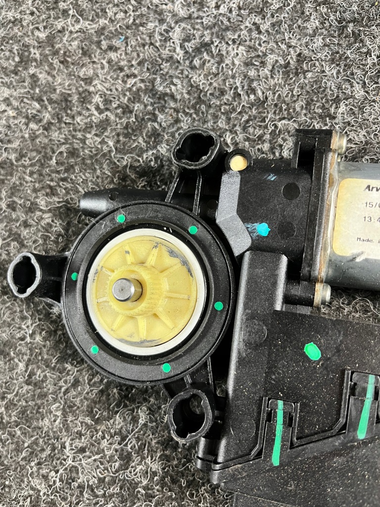 фото №6, Vw polo 9n моторчик окон левый перед 6q2959802a