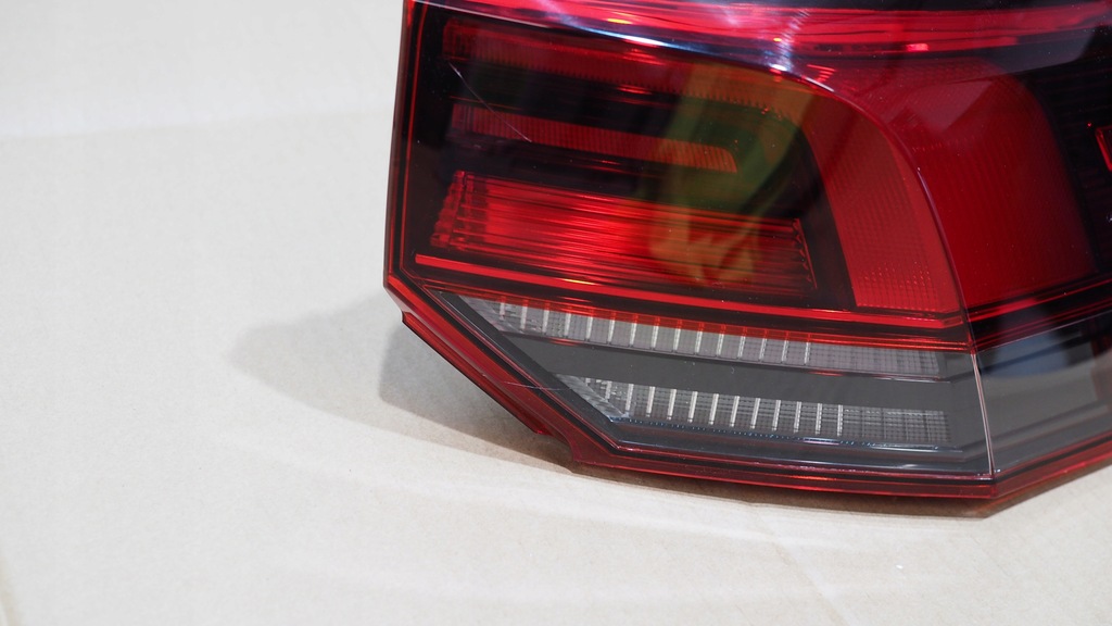 фото №9, Vw volkswagen golf viii 8 лампа правая задняя 5h0945096b