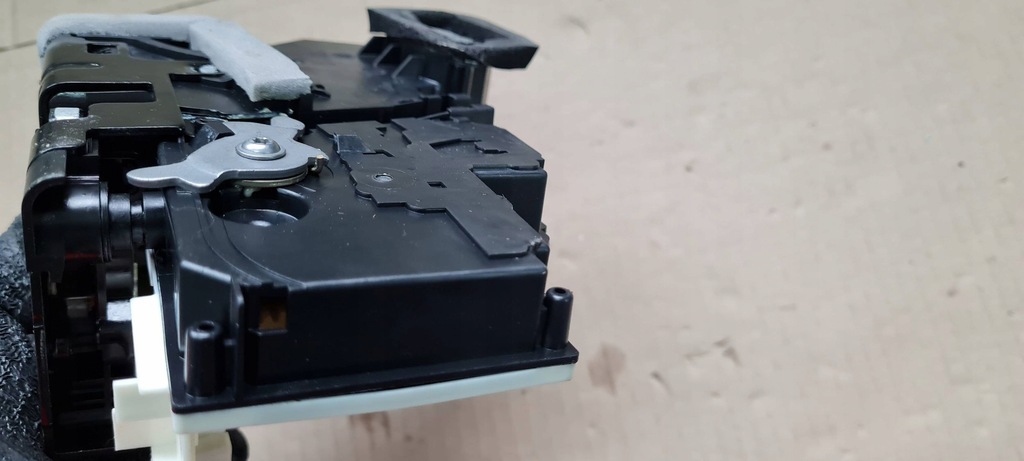 фото №13, Sq8 4m rsq8 q8 замок двері лівий задня 9 pin 24r 4k0839015p a6 c8 a7