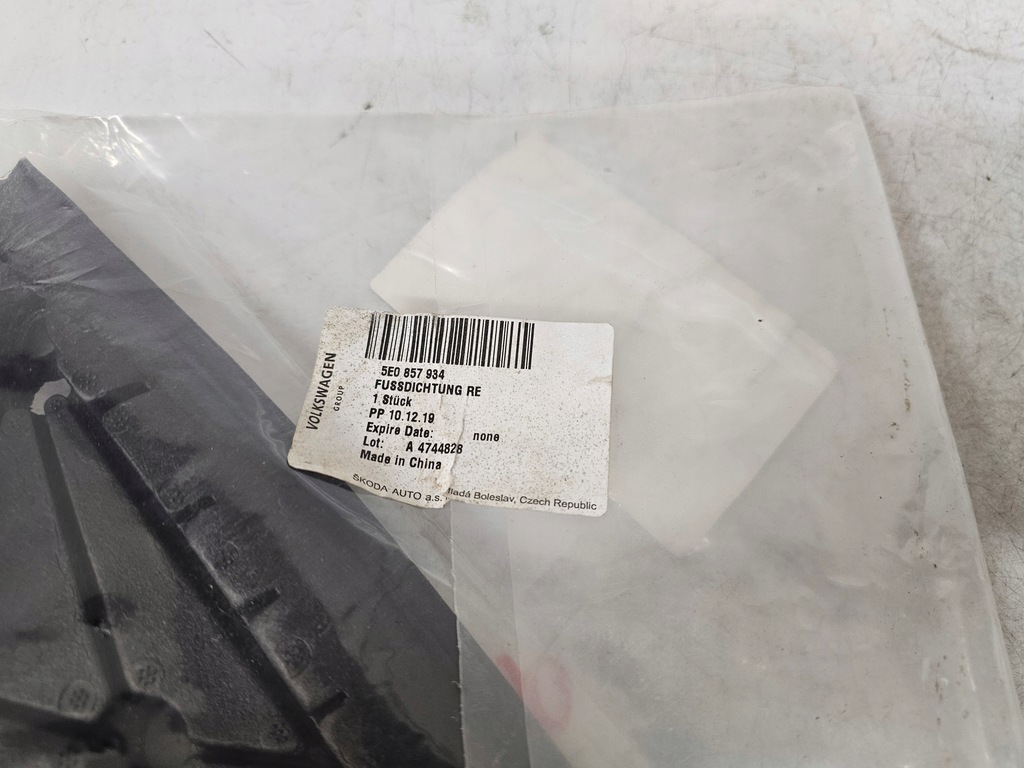 фото №7, Skoda octavia iii шумоізоляція піна дзеркало права 5e0857934