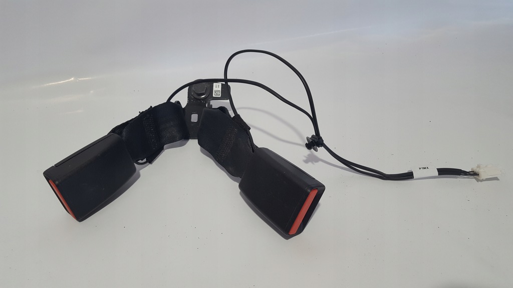 фото №1, Opel crossland x защёлки поперечина правый задняя 39123392