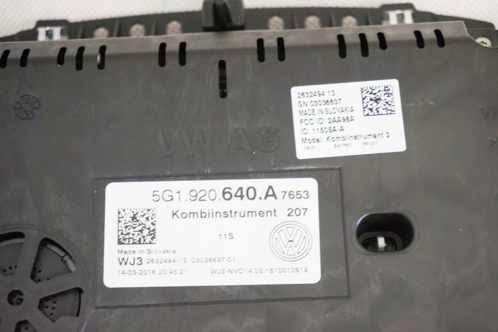 фото №9, Приборы счетчик obrotomierz vw golf vii 7 1.4 tsi пробег : 8 km