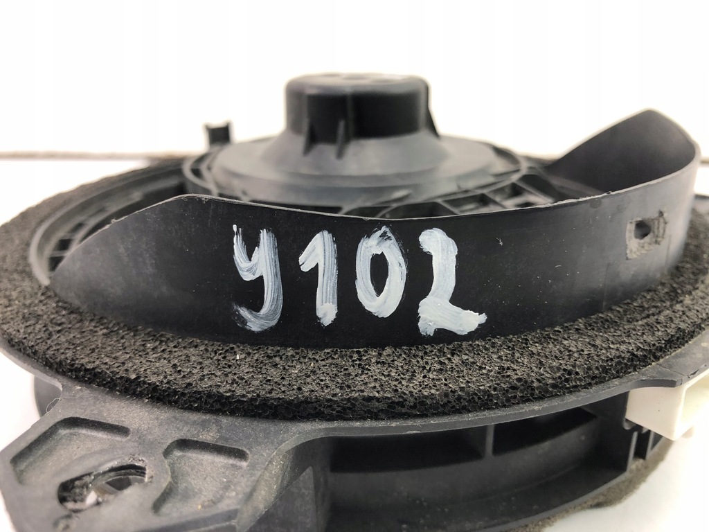 фото №8, Toyota c-hr динамик дверь ułamany кронштейн