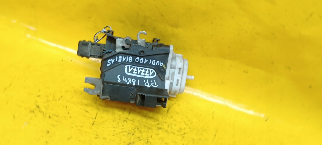 Замок двері правий перед audi 100 4a0173 90-94r Ціна