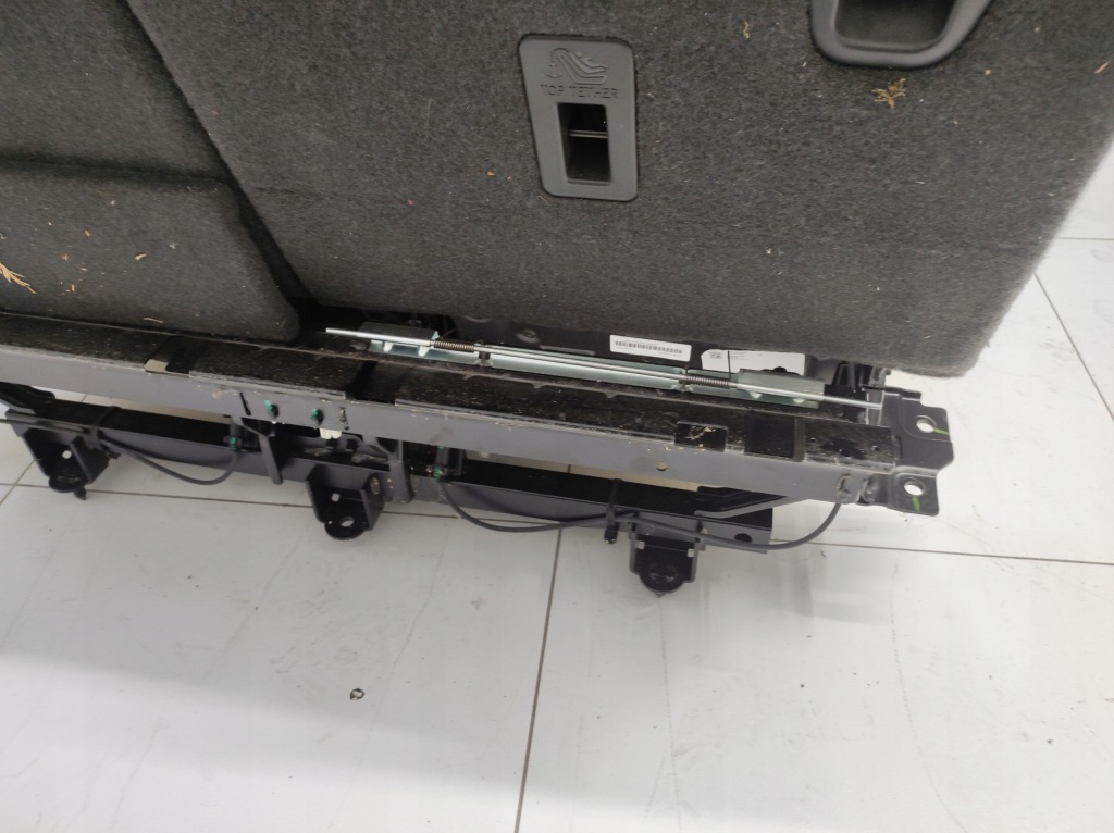 фото №16, Салон сидіння заднє сидіння обшивки оббивка eu vinfast vf9