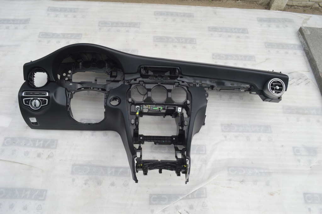 фото №8, Консоль приборная панель mercedes w205