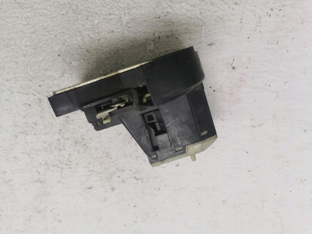 Замок двері правий перед renault clio 2 98-05 європа Ціна