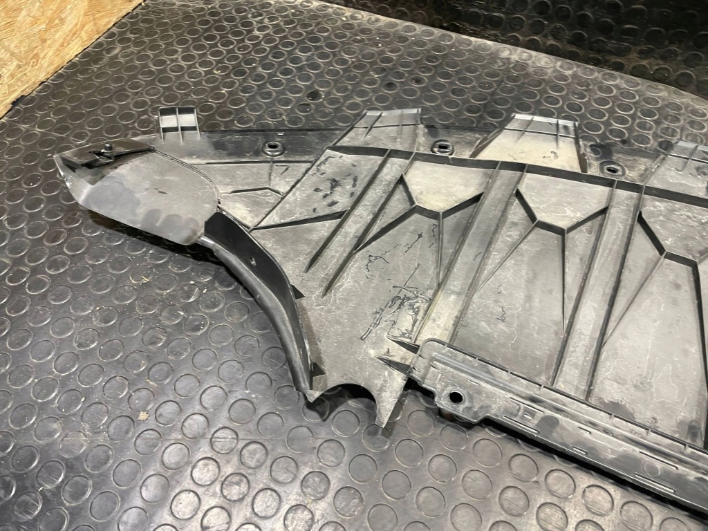 Tesla model 3 рестайлинг  23- защита нижняя плита под бампер перед передняя с Разборки