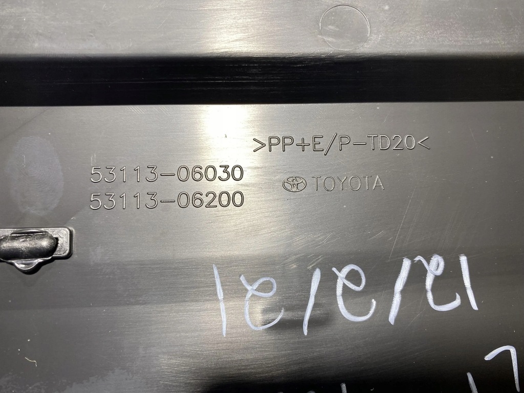 фото №12, Toyota camry viii xv70 2019 решётка, заглушки