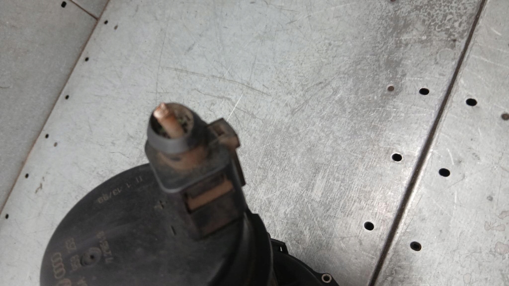 Насос воздуха вторичного vw golf iv 97-06r 06a959253 Недорого