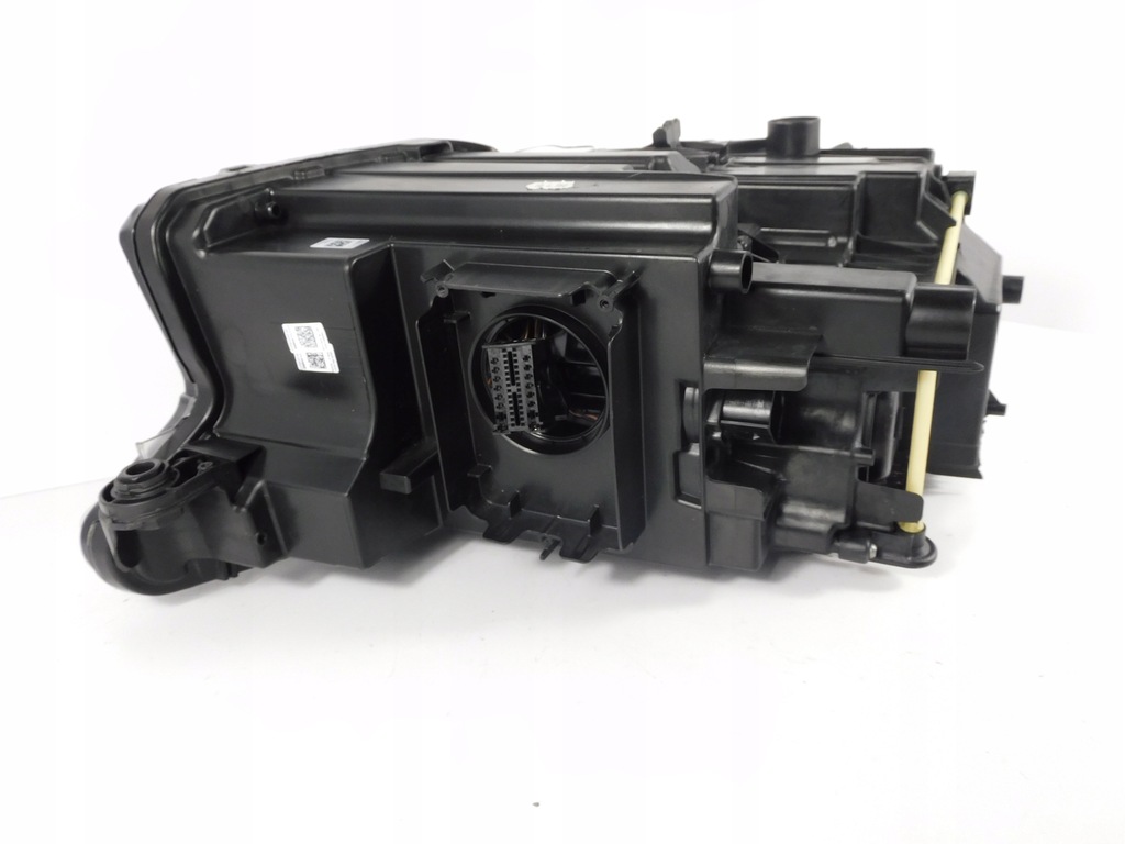 фото №9, Audi q4 89a лампа левая matrix 89a941035 повреждённая