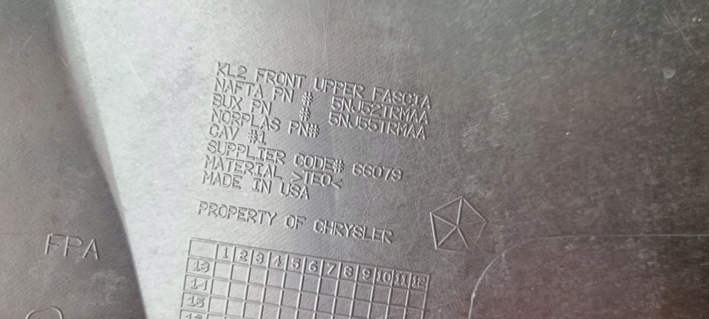 фото №16, Jeep cherokee kl 14- бампер перед оригинал h094