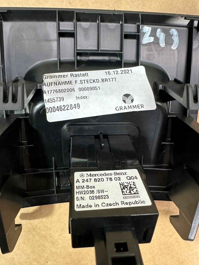 фото №6, Разъём usb, port usb туннель задняя mercedes eqa w243, h243, w247, w177