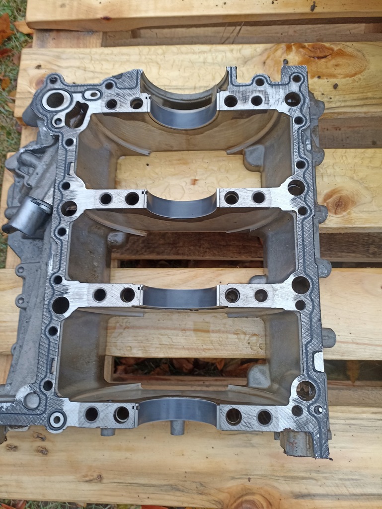 фото №1, Audi a7 3.0tfsi cre основание картера 06e103032