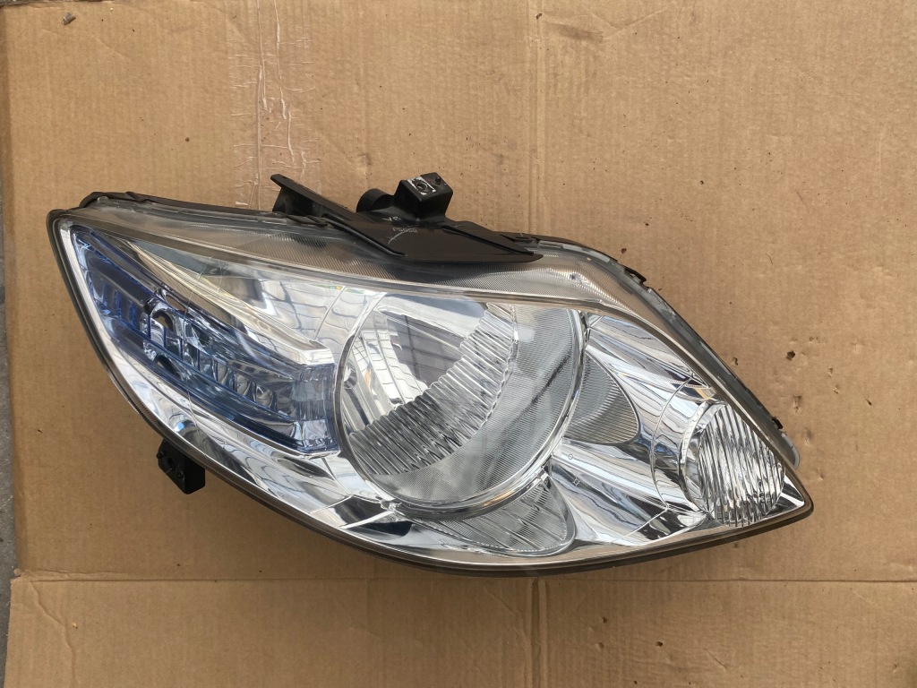 фото №1, Honda city 06- лампа перед права stanley p5658