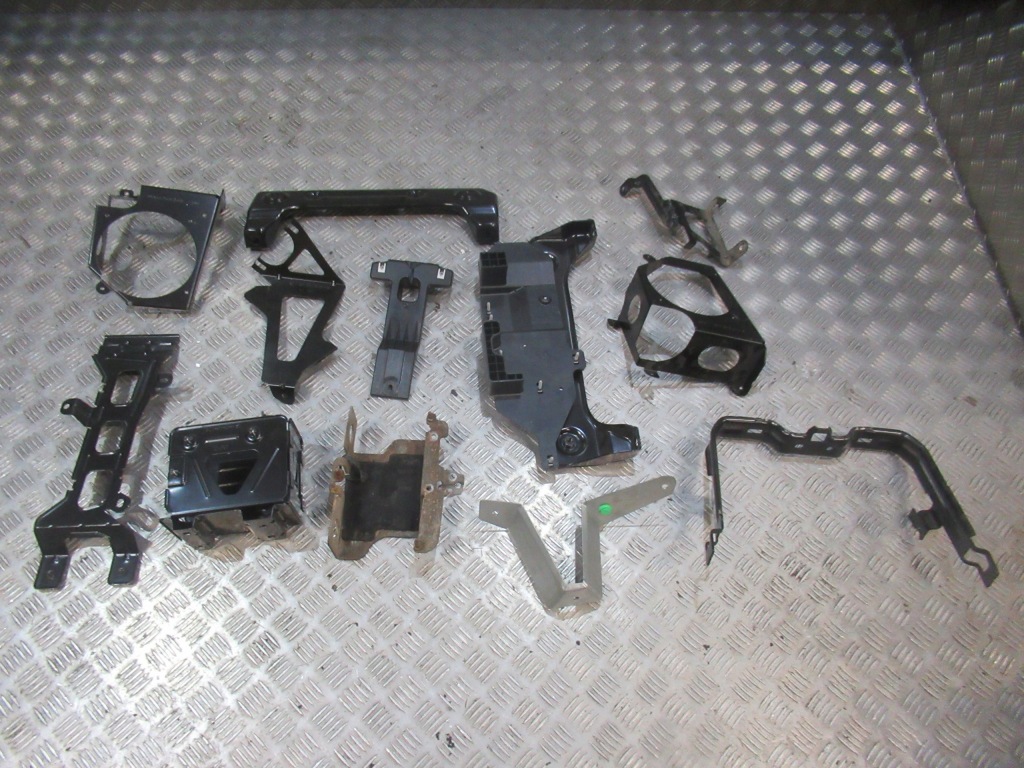 фото №1, Mercedes v-klasa w447 крепления крепления корпус