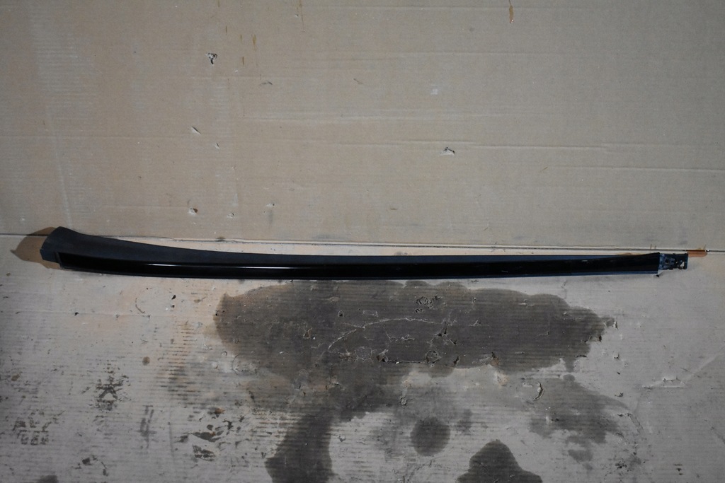 фото №1, Idealna молдинг стекло передней правая mercedes w223 1