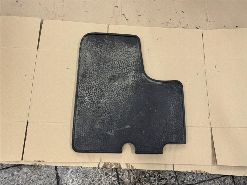 Купити Килимок обшивка підлога губка акумулятор renault trafic 2 2 рестайлінг  01-14