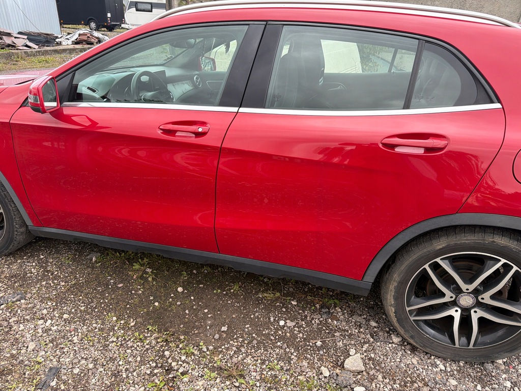 фото №1, Mercedes x156 gla дверь левая задняя kpl идеальное состояние 589