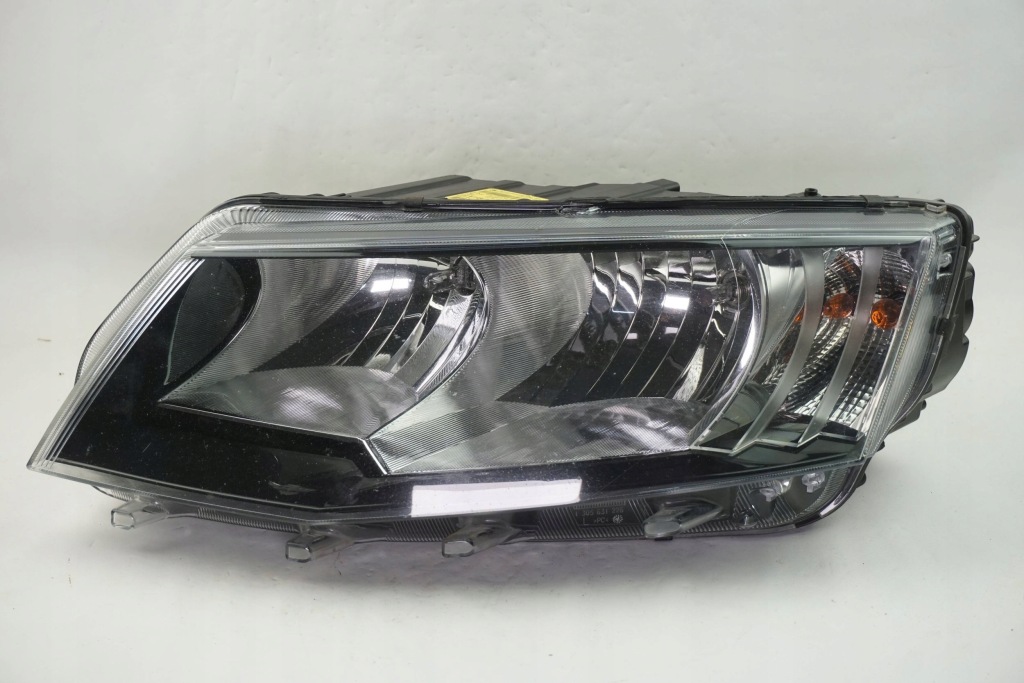 фото №1, Лампа передняя левая skoda octavia mk3 5e1941015