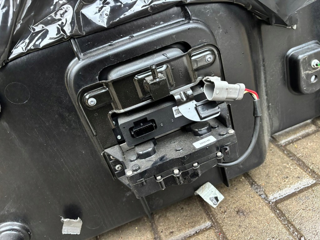 фото №9, Rivian r1t обшивка кузов борти підлога боки багажника комплект