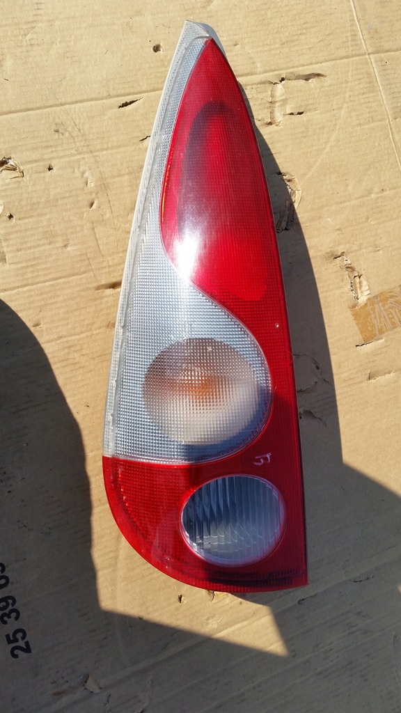 фото №1, Toyota yaris verso 99-03 лампа левая задняя